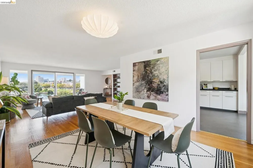 2324 Lakeshore Ave #6 Oakland, CA 94606