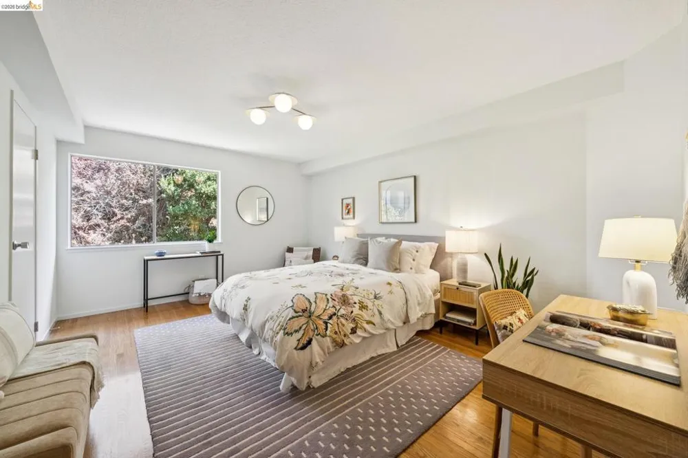 2324 Lakeshore Ave #6 Oakland, CA 94606