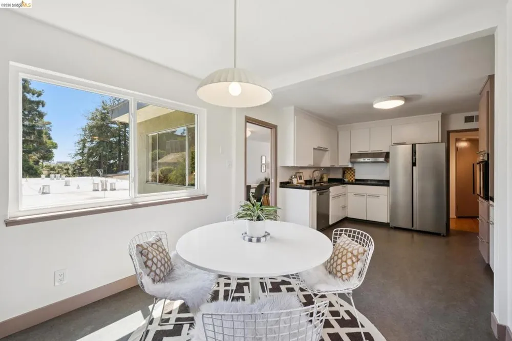 2324 Lakeshore Ave #6 Oakland, CA 94606