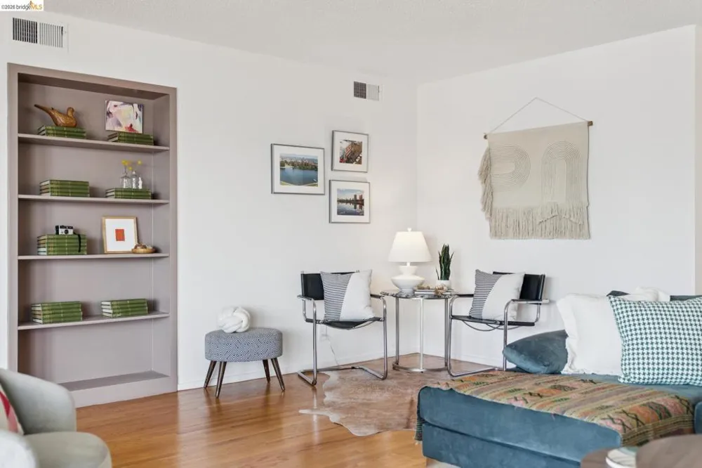 2324 Lakeshore Ave #6 Oakland, CA 94606