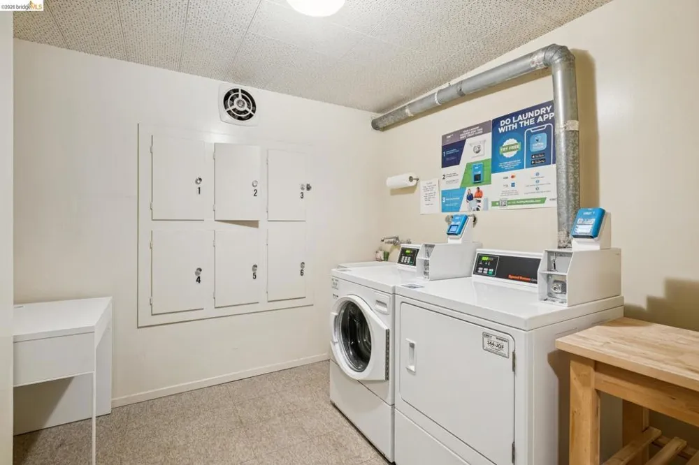 2324 Lakeshore Ave #6 Oakland, CA 94606