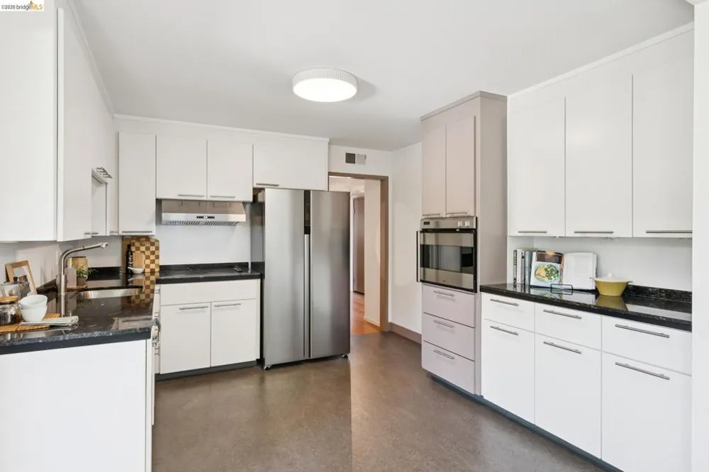2324 Lakeshore Ave #6 Oakland, CA 94606