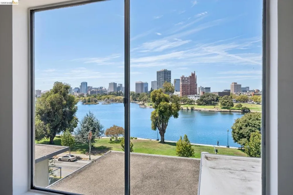 2324 Lakeshore Ave #6 Oakland, CA 94606