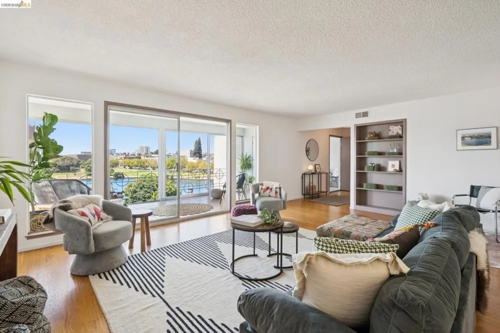 2324 Lakeshore Ave #6 Oakland, CA 94606