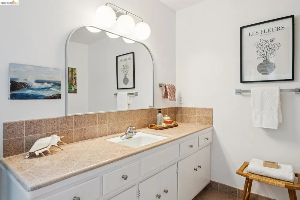 2324 Lakeshore Ave #6 Oakland, CA 94606