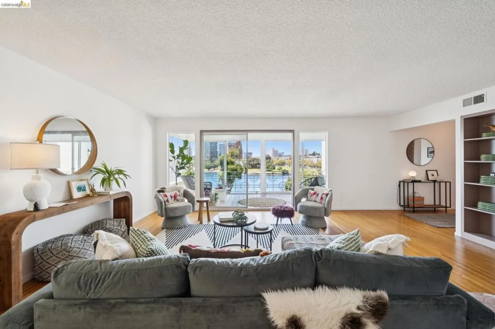 2324 Lakeshore Ave #6 Oakland, CA 94606