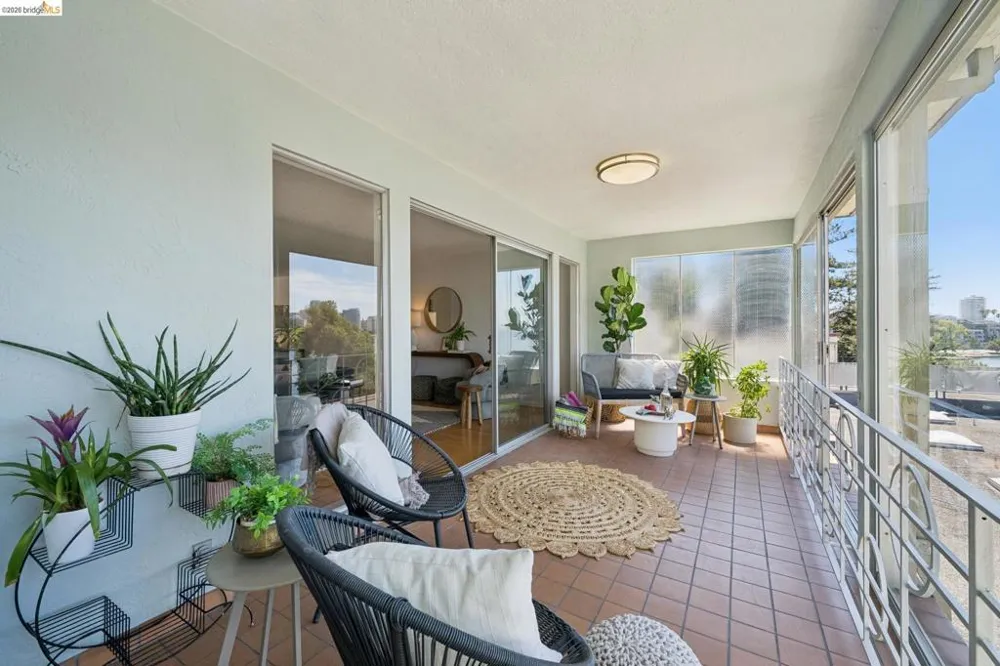 2324 Lakeshore Ave #6 Oakland, CA 94606