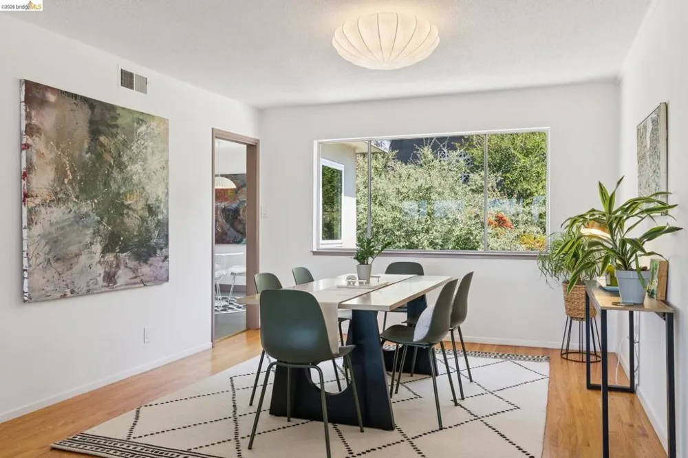 2324 Lakeshore Ave #6 Oakland, CA 94606