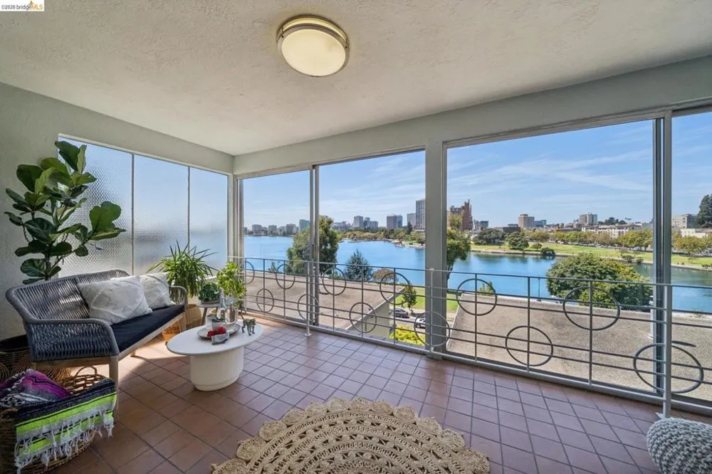 2324 Lakeshore Ave #6 Oakland, CA 94606