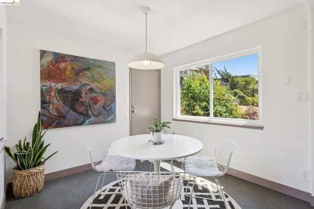 2324 Lakeshore Ave #6 Oakland, CA 94606