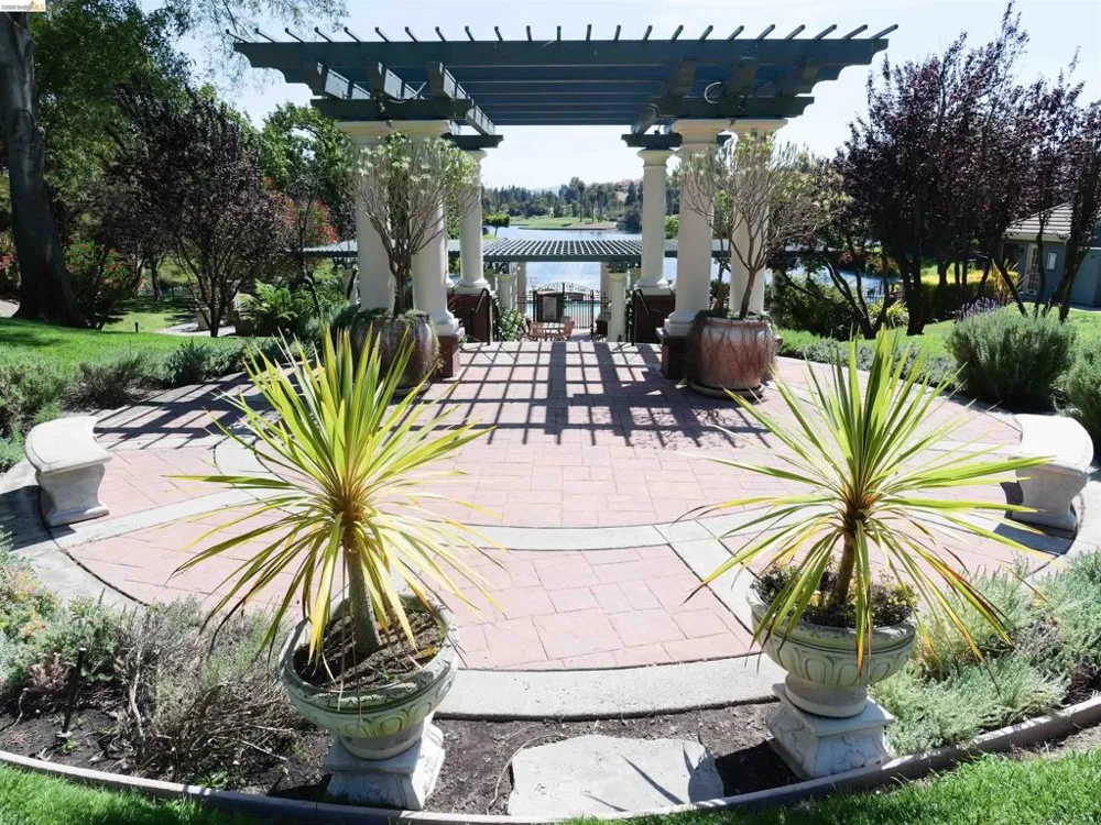 5022 Lakeview Dr #202 San Ramon, CA 94582