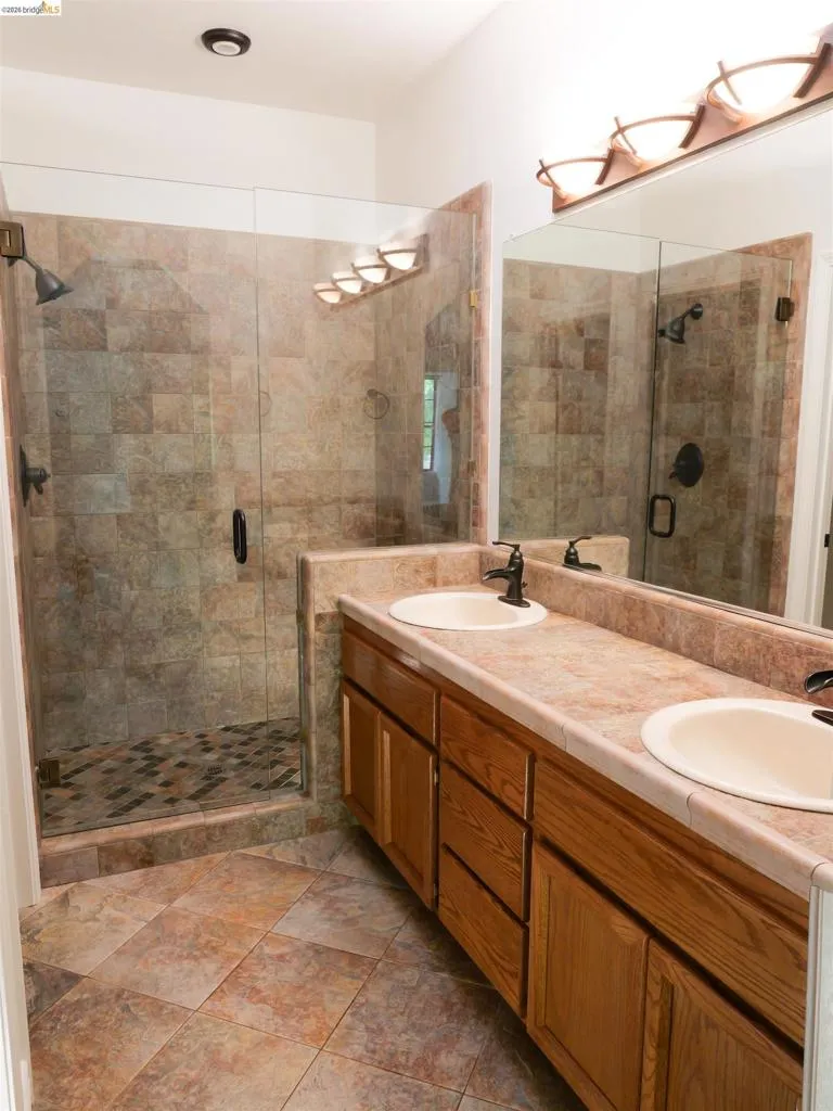 5022 Lakeview Dr #202 San Ramon, CA 94582