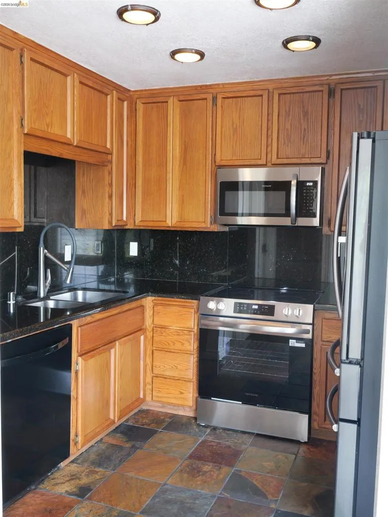5022 Lakeview Dr #202 San Ramon, CA 94582