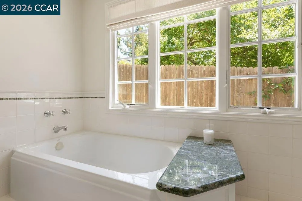 694 Los Palos Dr Lafayette, CA 94549