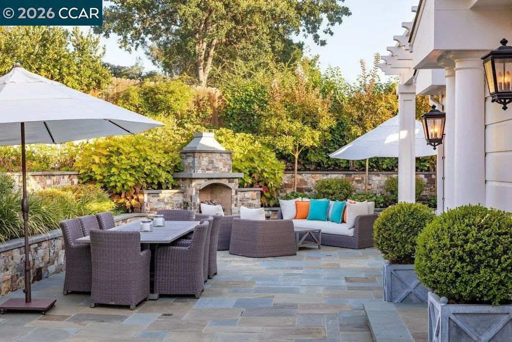 694 Los Palos Dr Lafayette, CA 94549