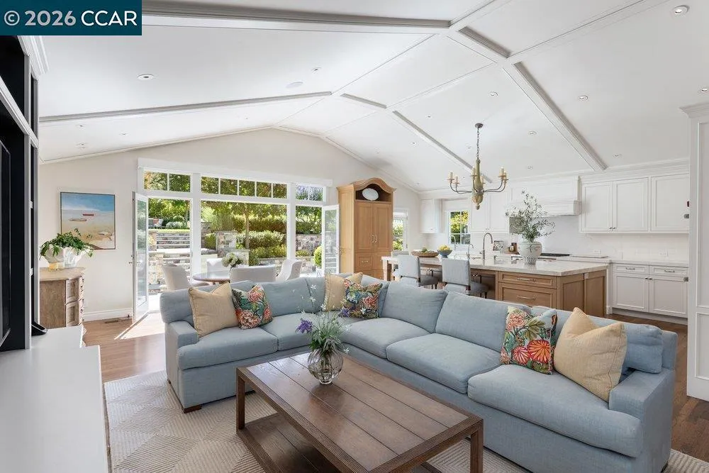 694 Los Palos Dr Lafayette, CA 94549