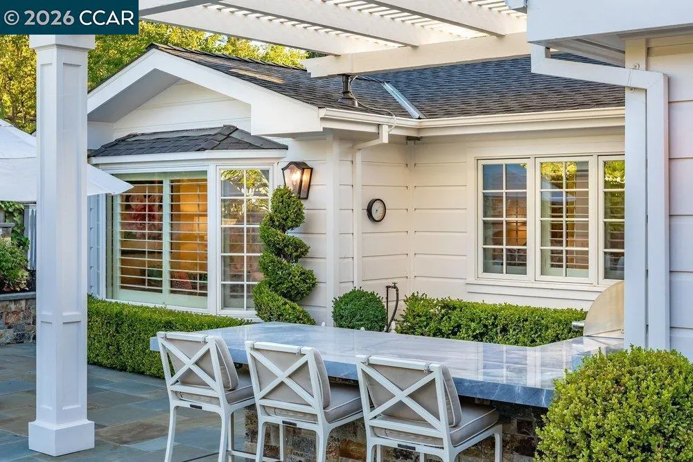 694 Los Palos Dr Lafayette, CA 94549