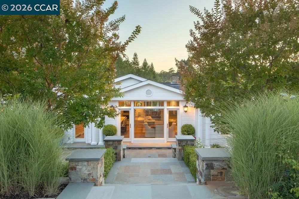 694 Los Palos Dr Lafayette, CA 94549