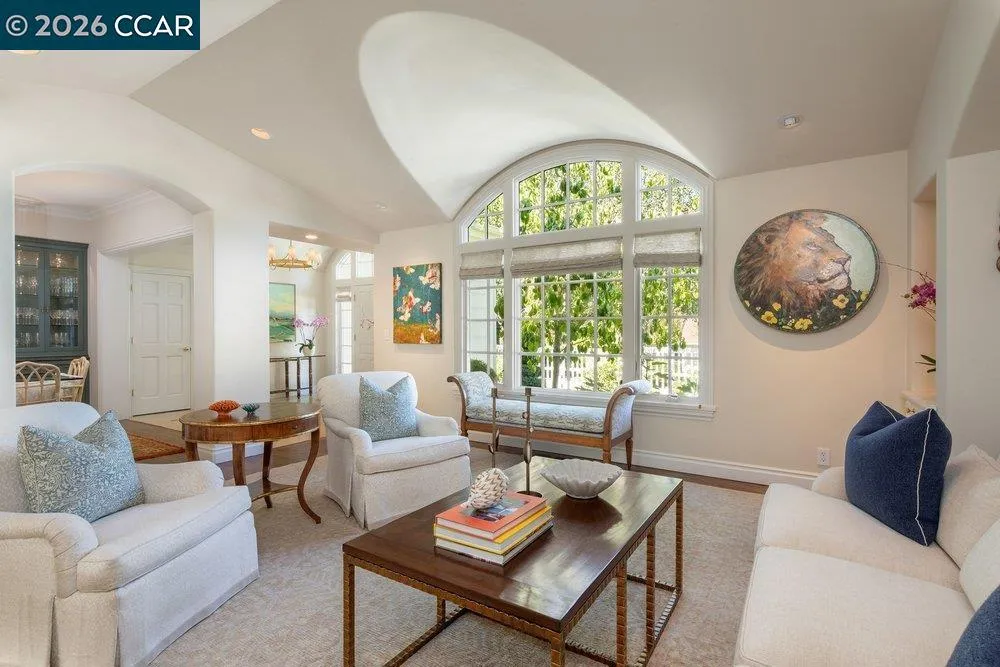 694 Los Palos Dr Lafayette, CA 94549