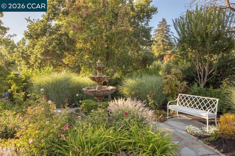 694 Los Palos Dr Lafayette, CA 94549