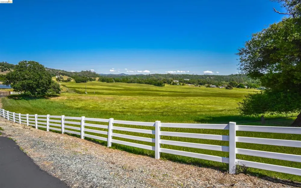 9325 Fraguero Rd Sonora, CA 95370