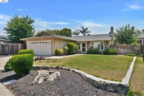 555 Teal Ct
