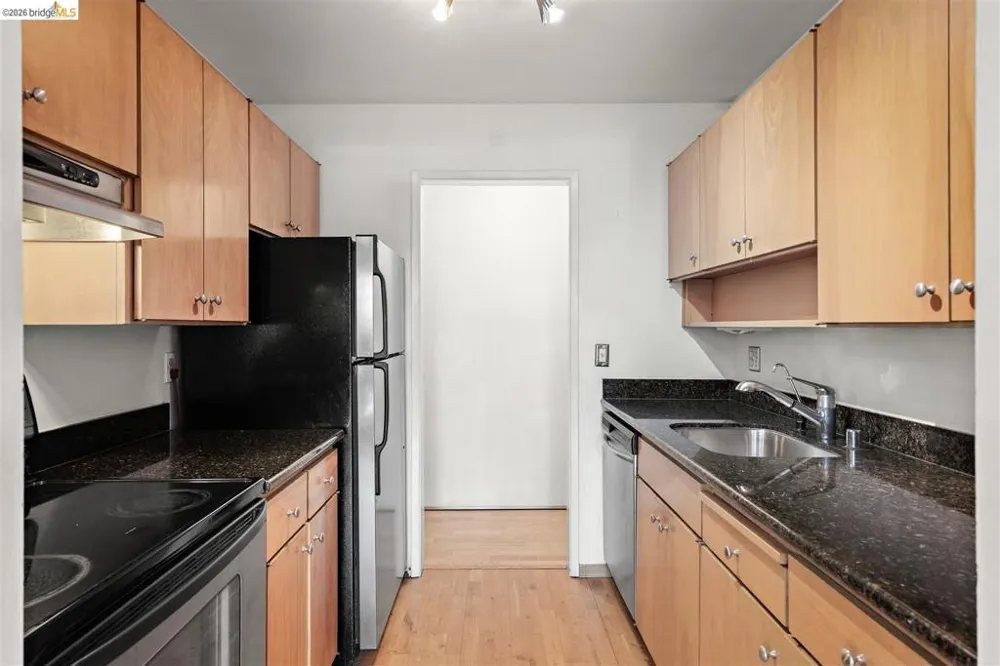 3 Commodore DR #B153 Emeryville, CA 94608