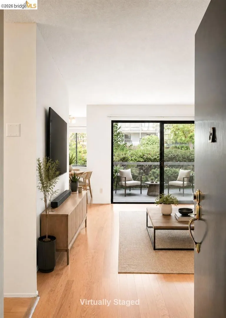 3 Commodore DR #B153 Emeryville, CA 94608