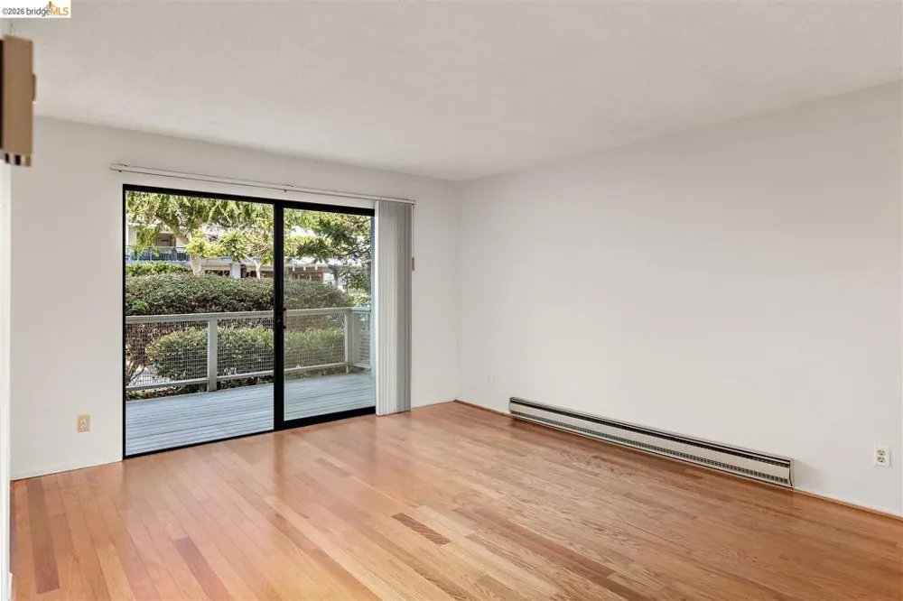 3 Commodore DR #B153 Emeryville, CA 94608