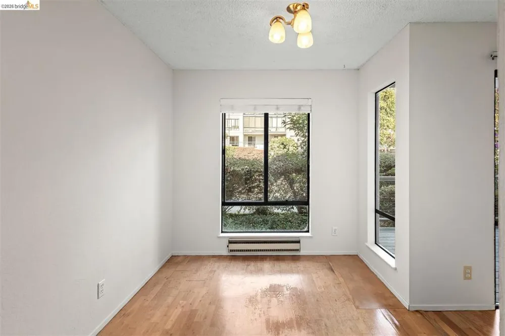 3 Commodore DR #B153 Emeryville, CA 94608