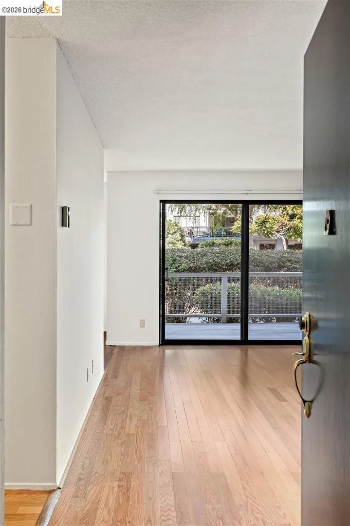 3 Commodore DR #B153 Emeryville, CA 94608