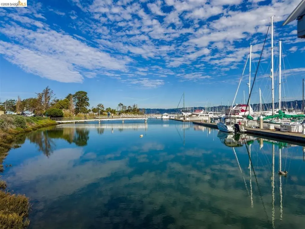 3 Commodore DR #B153 Emeryville, CA 94608