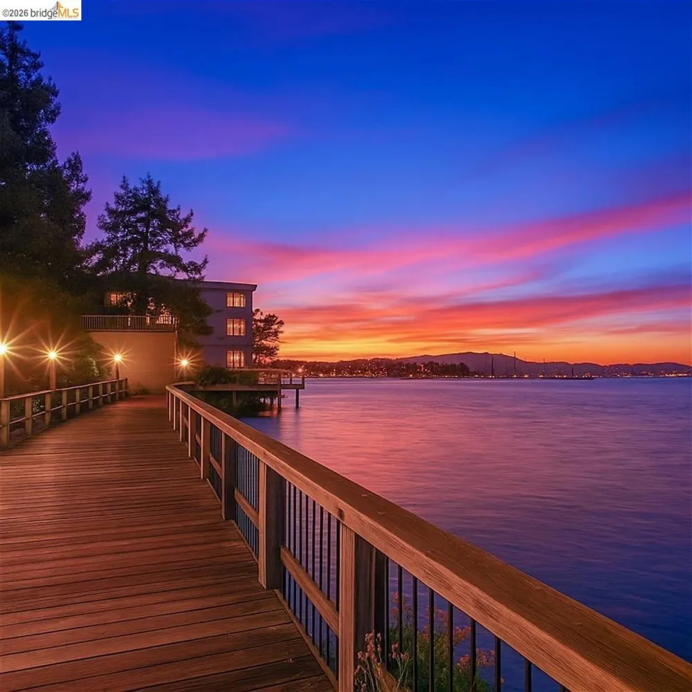 3 Commodore DR #B153 Emeryville, CA 94608