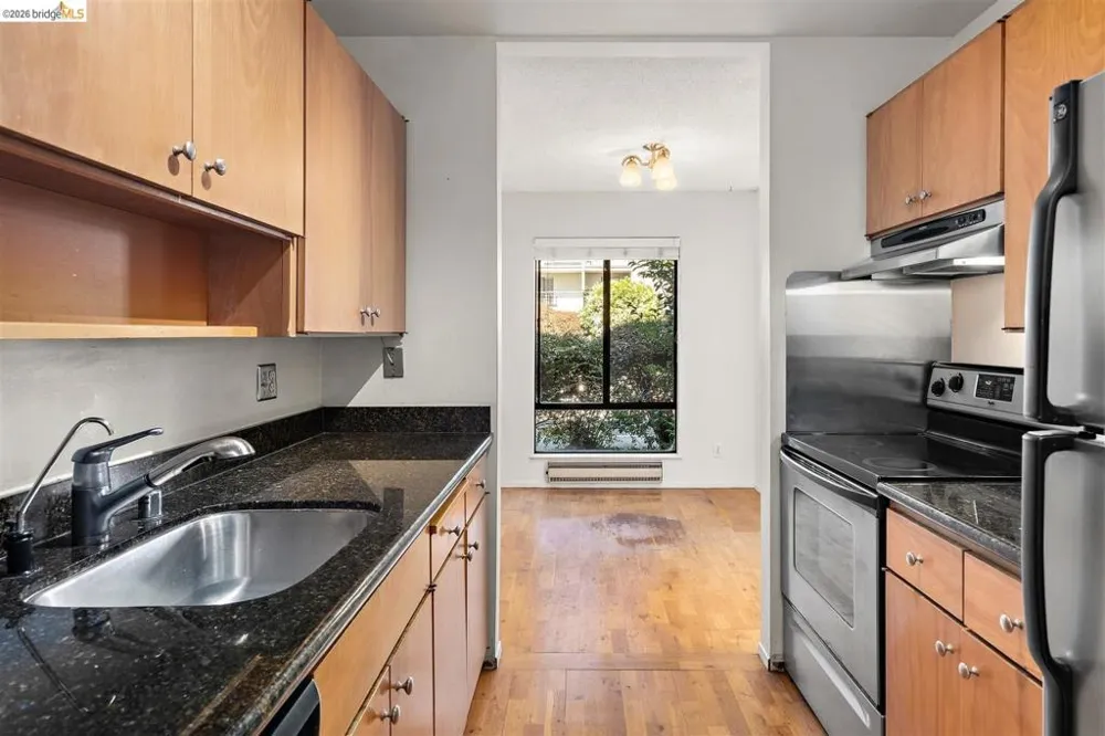 3 Commodore DR #B153 Emeryville, CA 94608