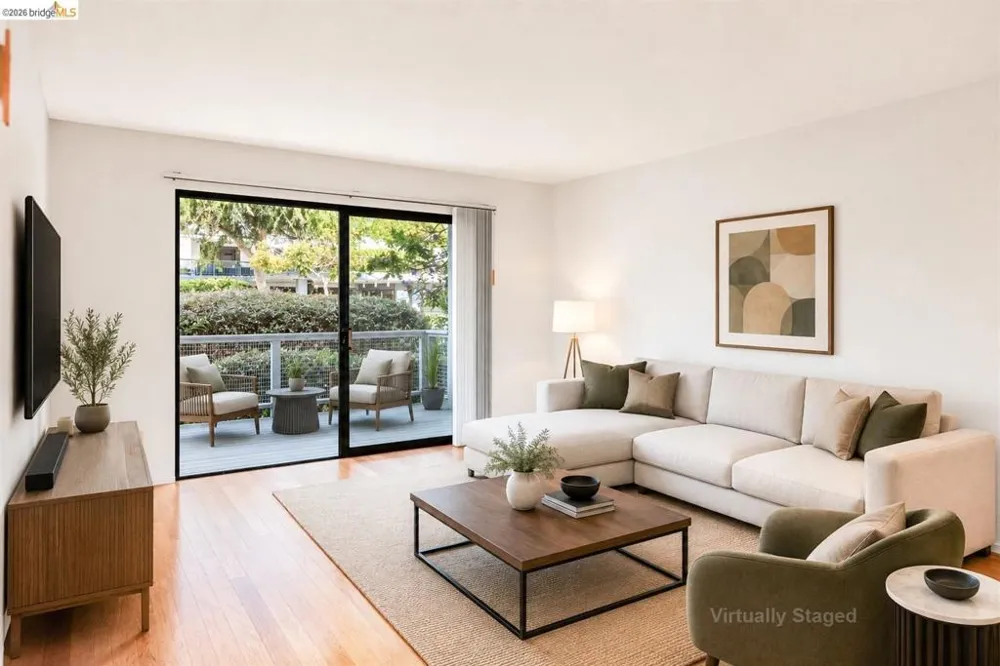 3 Commodore DR #B153 Emeryville, CA 94608