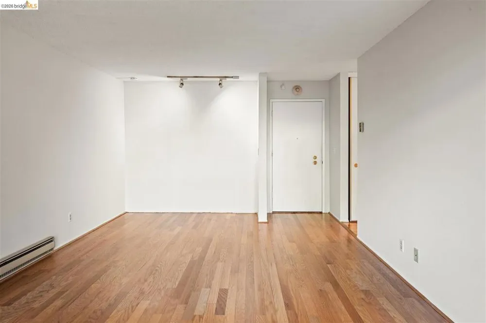 3 Commodore DR #B153 Emeryville, CA 94608