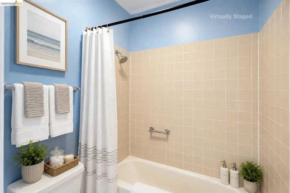 3 Commodore DR #B153 Emeryville, CA 94608