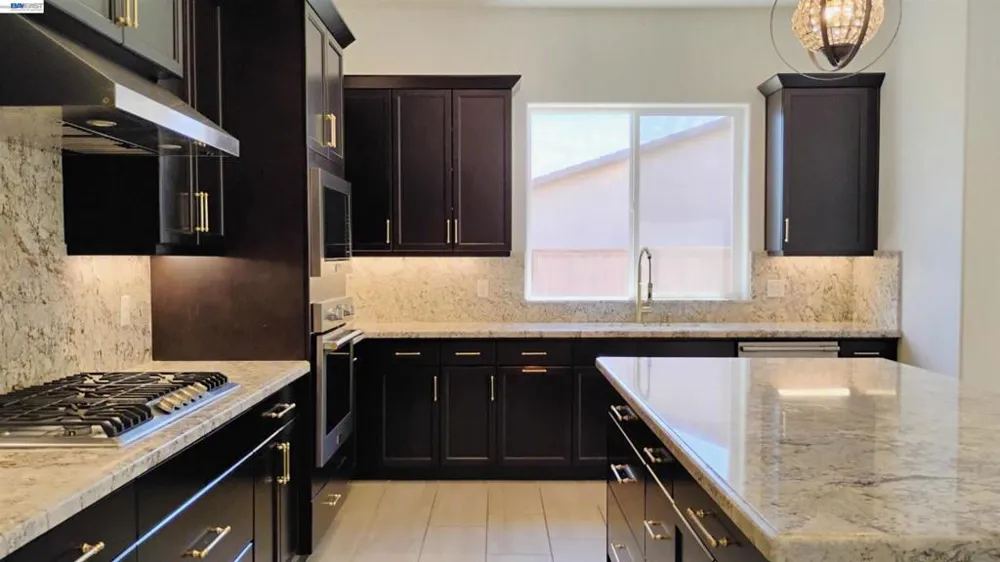 965 Beaver Pond Loop Madera, CA 93636