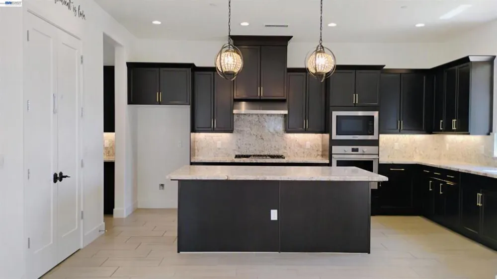 965 Beaver Pond Loop Madera, CA 93636