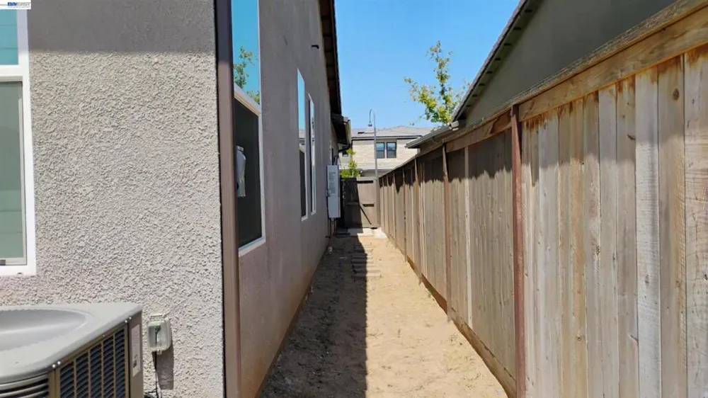 965 Beaver Pond Loop Madera, CA 93636