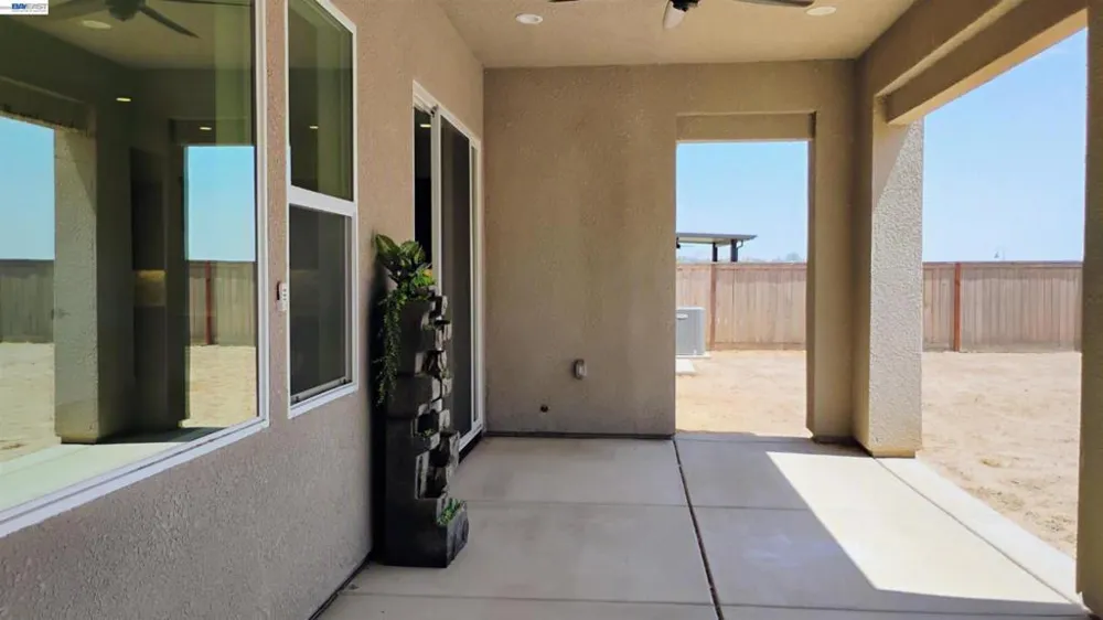965 Beaver Pond Loop Madera, CA 93636