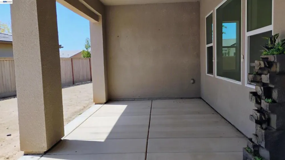 965 Beaver Pond Loop Madera, CA 93636
