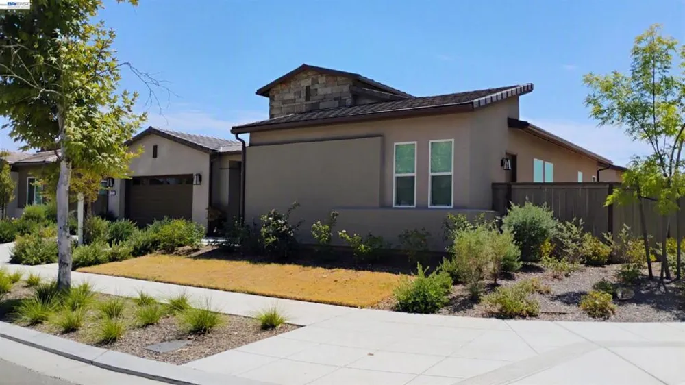 965 Beaver Pond Loop Madera, CA 93636