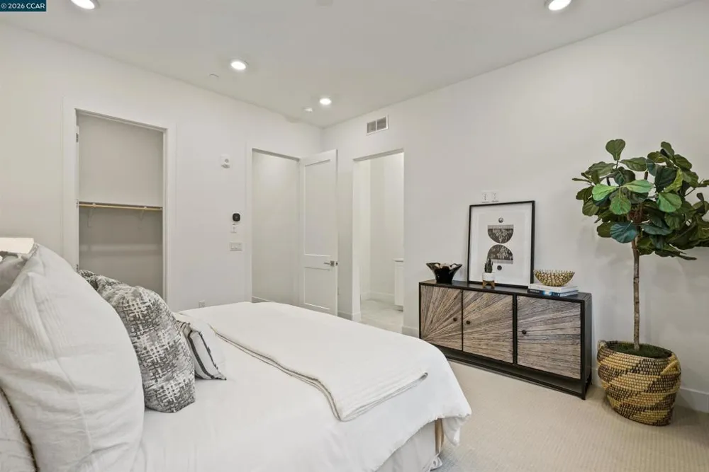 1112 Althea Terrace #4 Sunnyvale, CA 94086