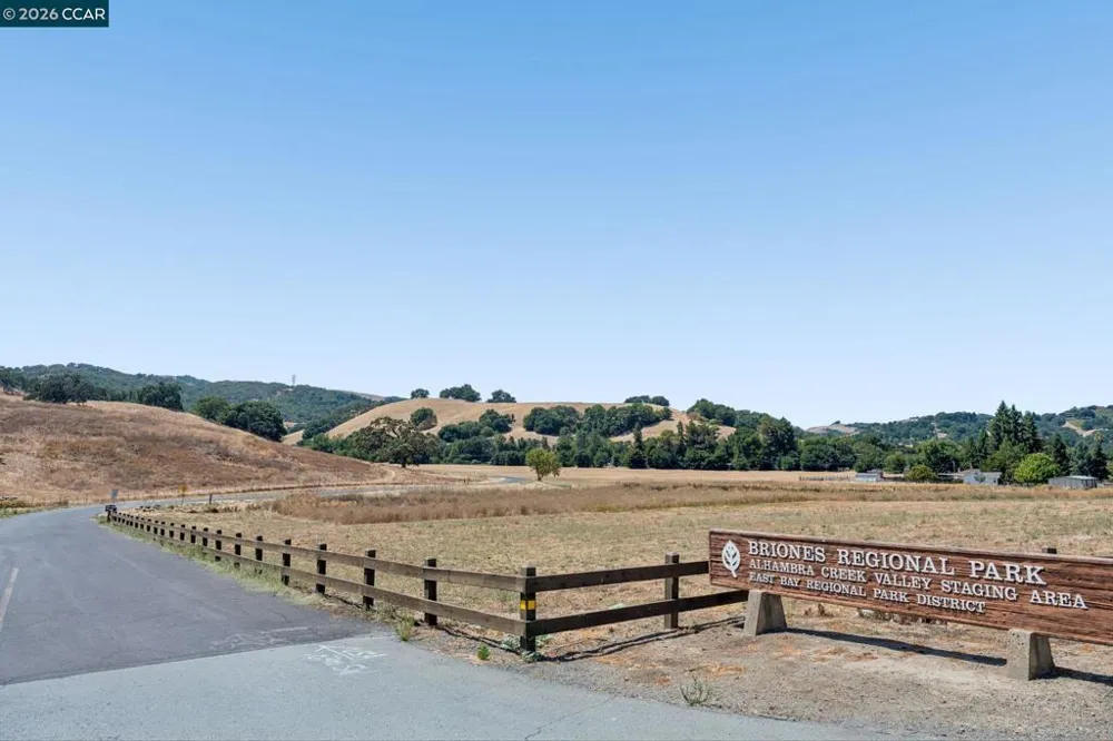 834 Carter Acres Ln Martinez, CA 94553