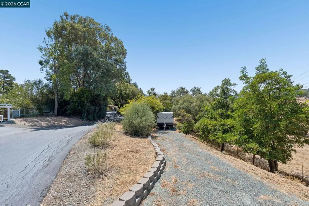 834 Carter Acres Ln Martinez, CA 94553