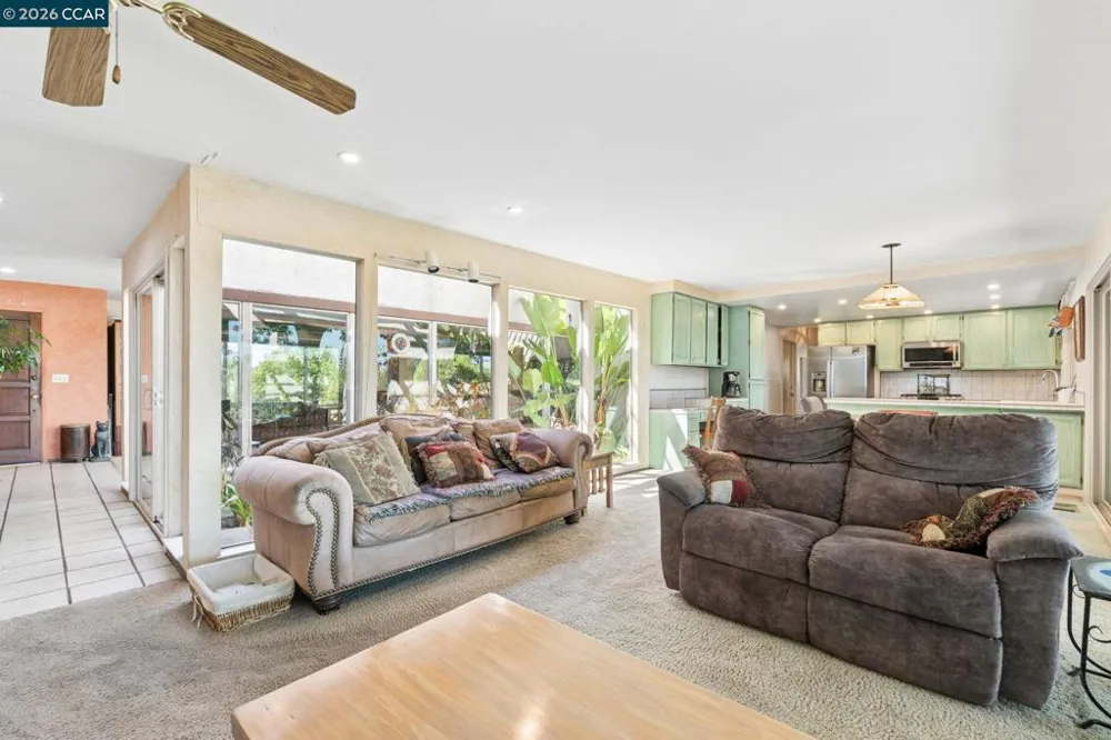 834 Carter Acres Ln Martinez, CA 94553