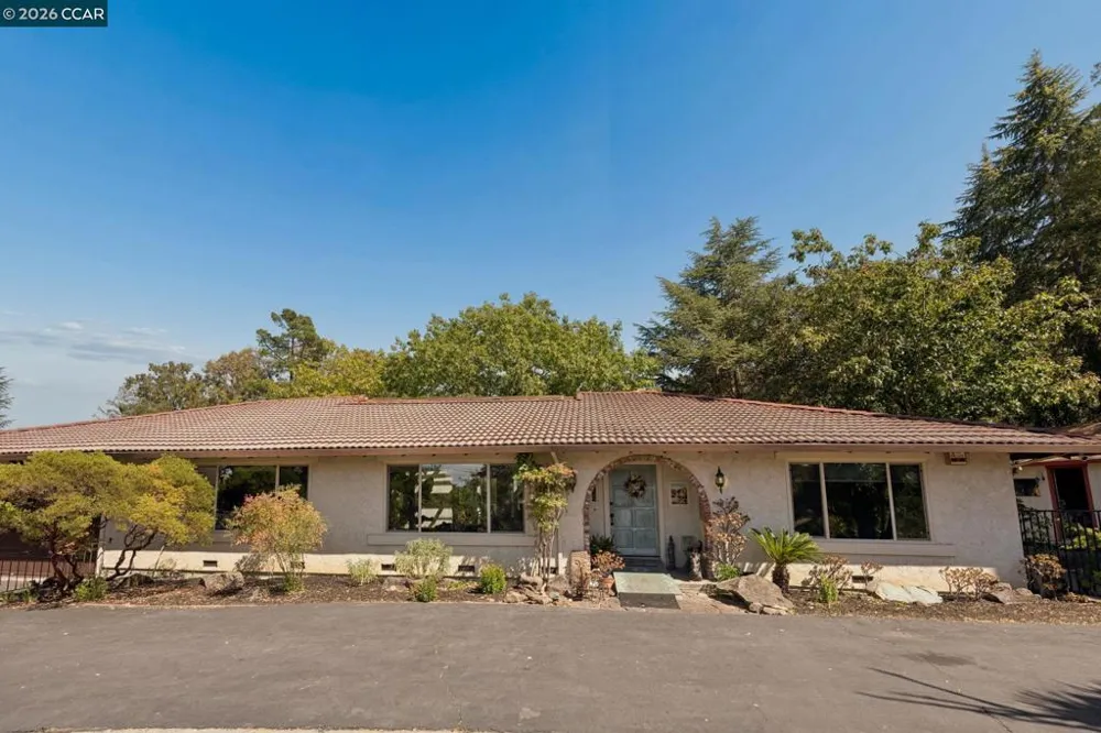 834 Carter Acres Ln Martinez, CA 94553