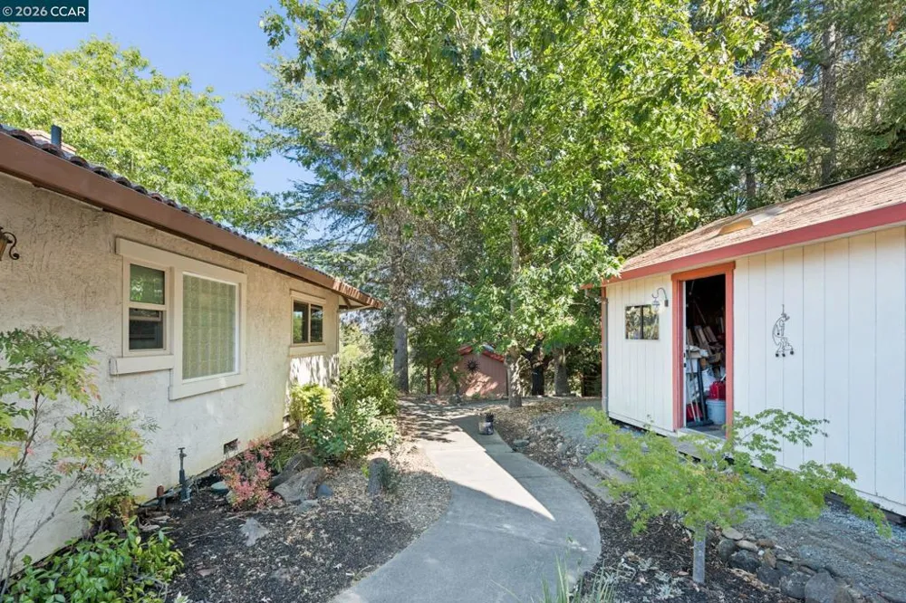 834 Carter Acres Ln Martinez, CA 94553