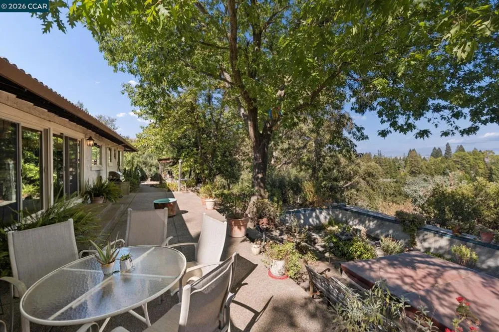 834 Carter Acres Ln Martinez, CA 94553